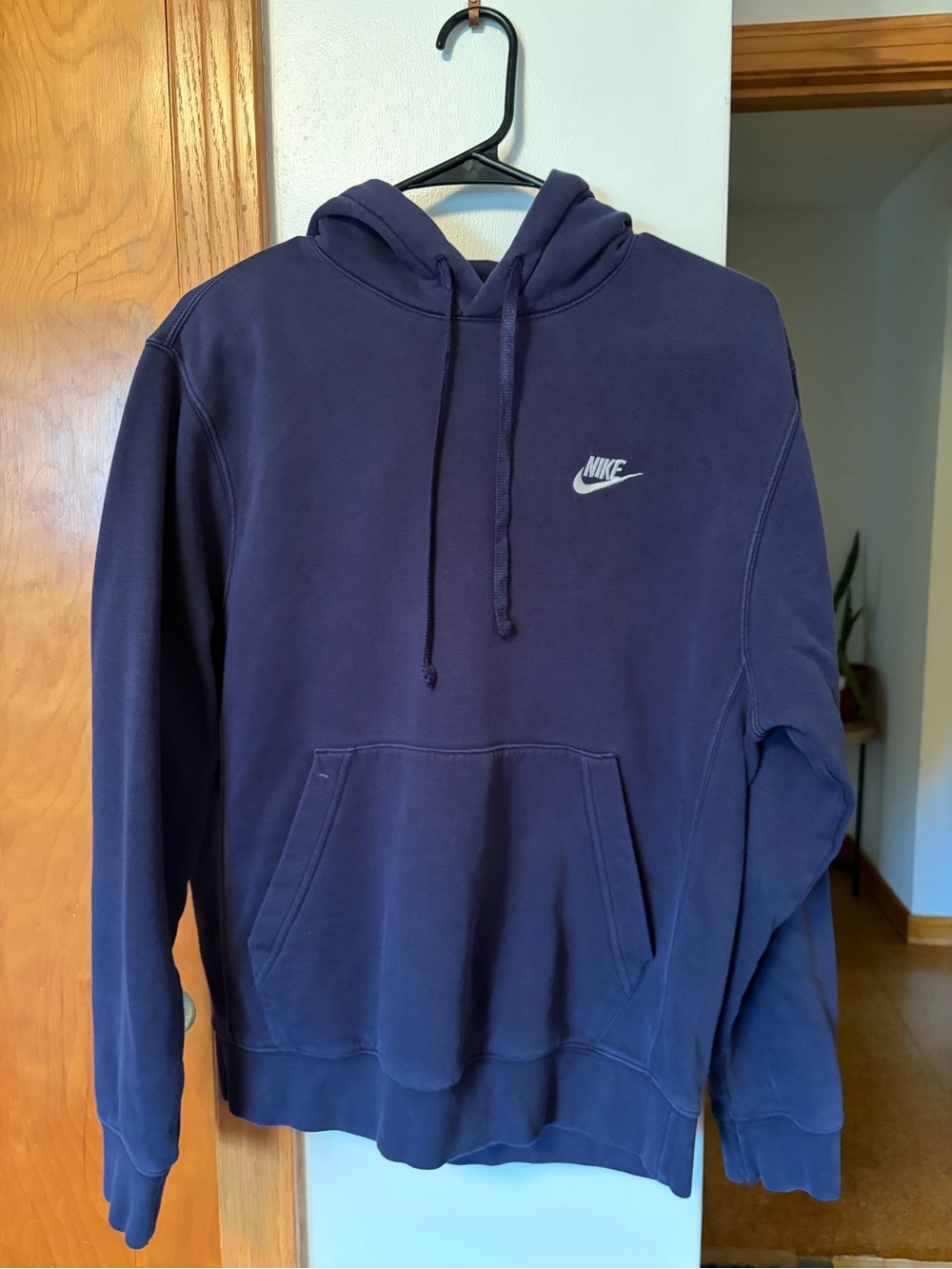 Nike Men’s Dark Navy Pullover Hoodie with Logo